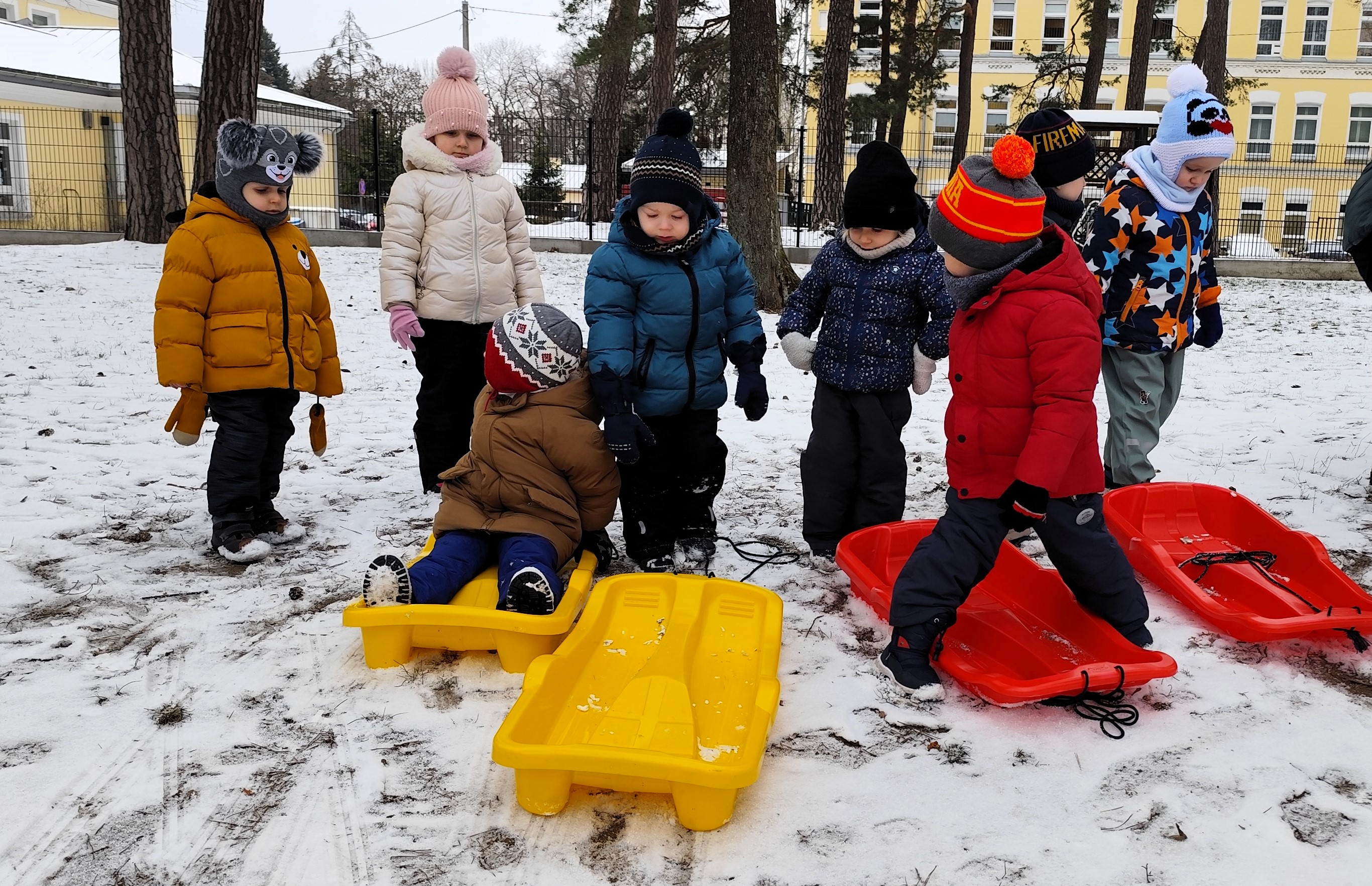 zabawy na śniegu -1.jpg