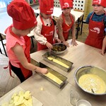 6.  Pszczółki  robią ciasto..JPG
