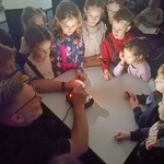 7. Pszczółki z wizytą w PGE.jpg