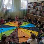 Wiosna - zajęcia  w bibliotece - Biedronki.jpeg